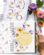 arquivo_digital_agenda_encanto_floral_lilas_amarelo_laranja_branco_1_dia_pagina_2026