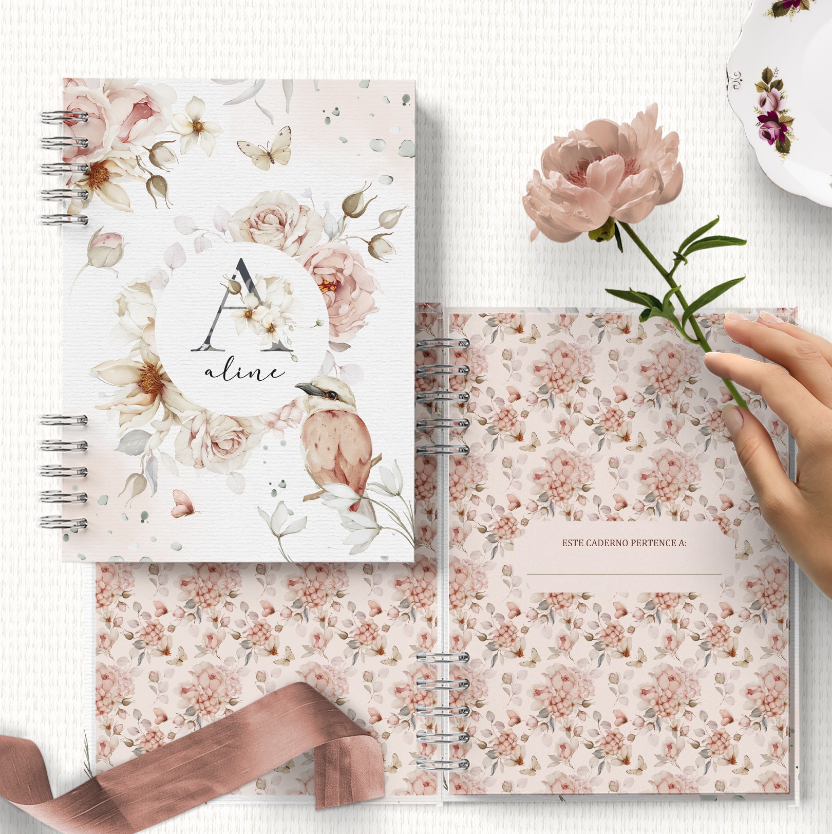 arquivo digital capas alfabeto com floral, pássaros e borboletas e miolo pautado decorado vintage